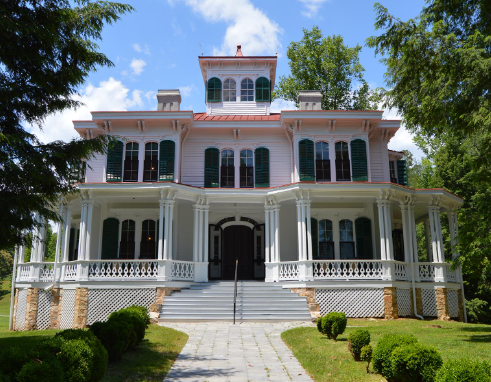 Step back in time to an 1877 Christmas Party with horse drawn wagon rides, Christmas decorations of the era, fresh cookies, tours, & more. — highlights and attractions from this guide